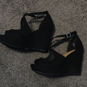 Torrid cross strap platform wedge